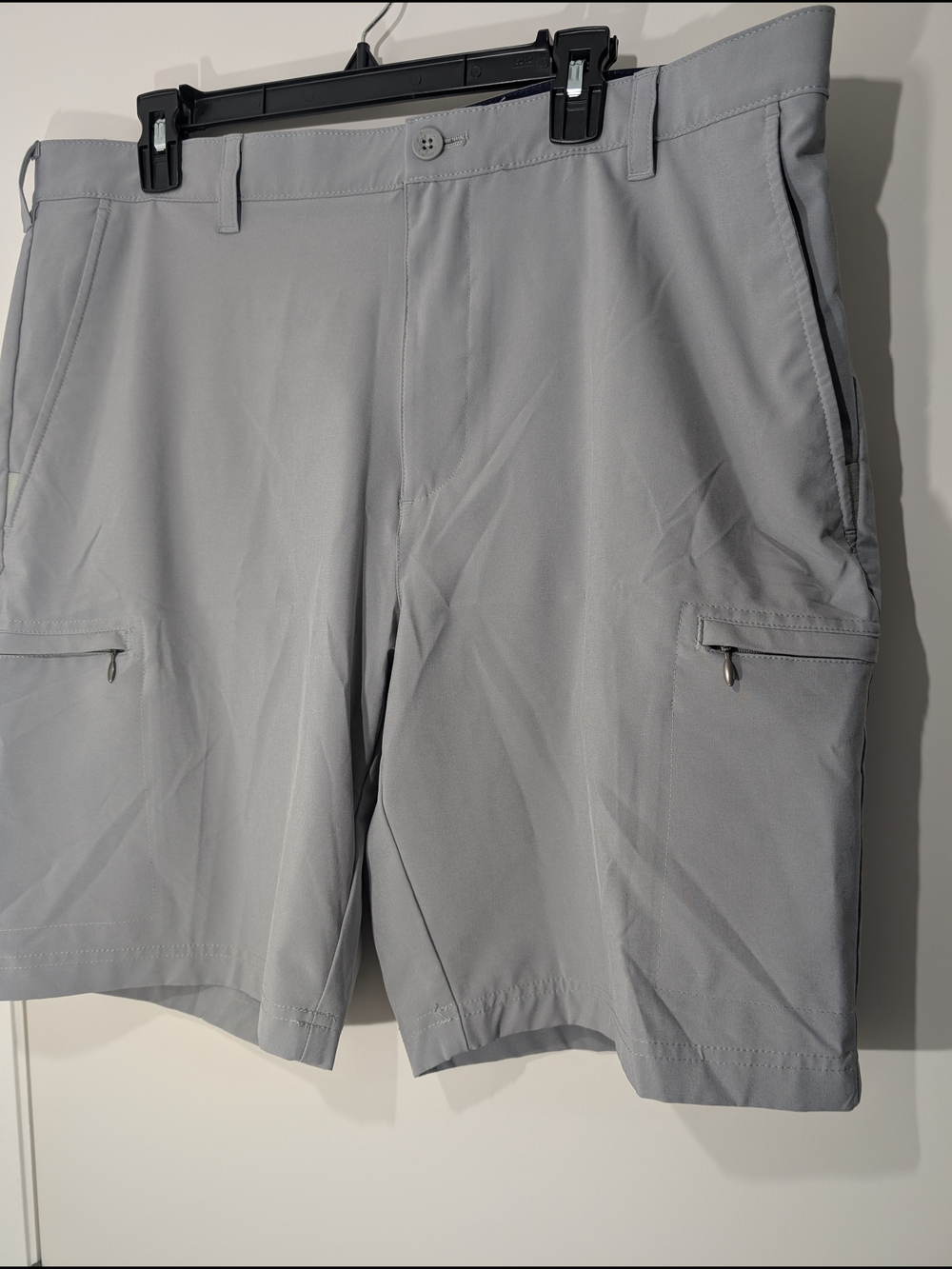 Izod Gray Golf Shorts with Zip Pockets. Size 38